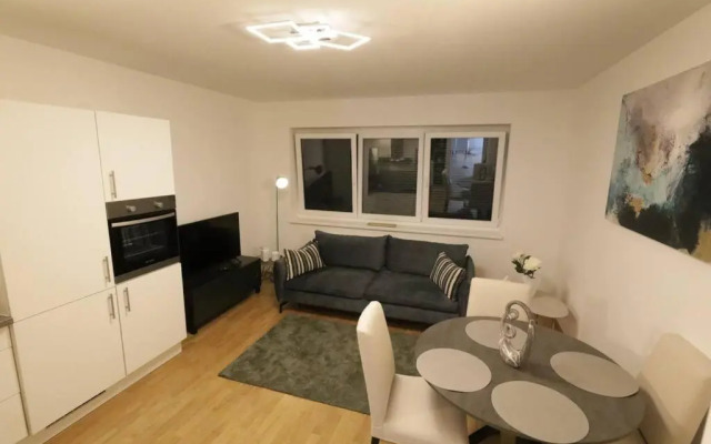 Charming Flat & Balcony near CentralStation Apt15