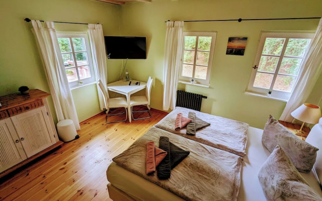 Hotel Lindequist Und Wald Hostel Sellin