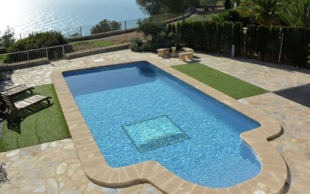 Gorgeous Villa in Ambolo With Private Swimming Pool