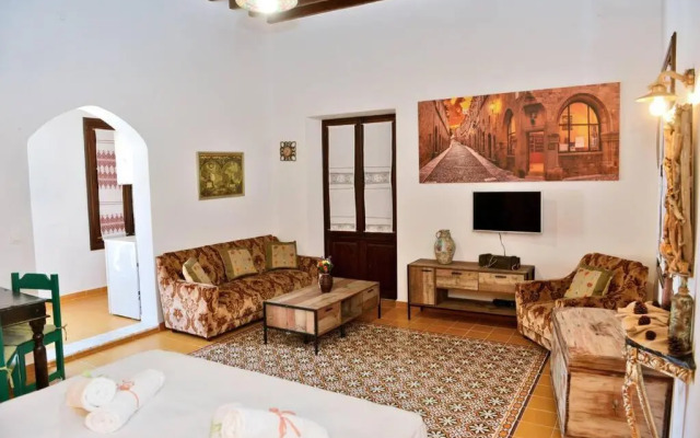 Meandros Suite in Old Town