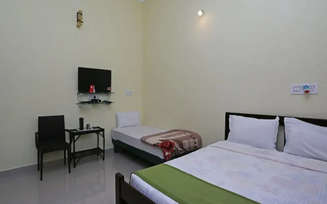 OYO 9263 Home Breezy 2BHK Raja's Seat