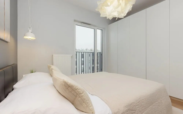Gentle Apartment in Warsaw by Renters