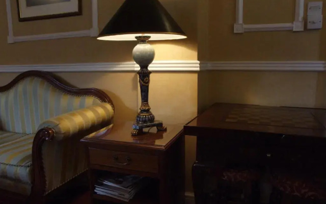 Ely House Hotel