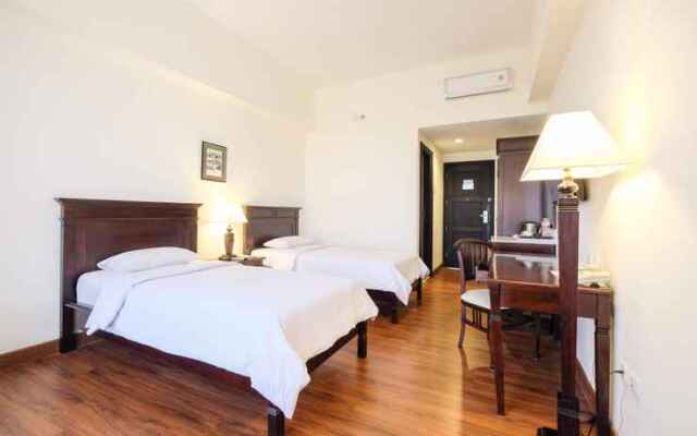 Colonial Hotel
