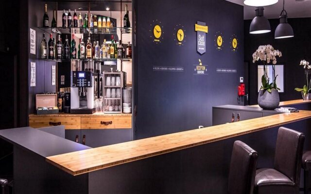 Best Western Plus Suitcase Paris La Defense