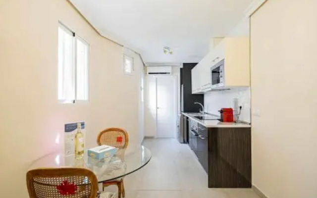 Cuidadosamente Decorado Apartamento Junto Al Metro