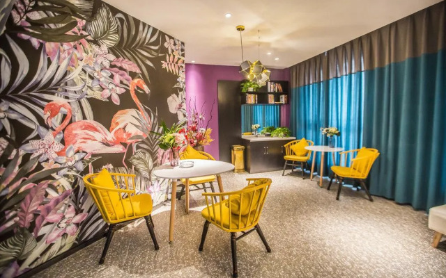 Blue Magpie Hotel Shifu Branch