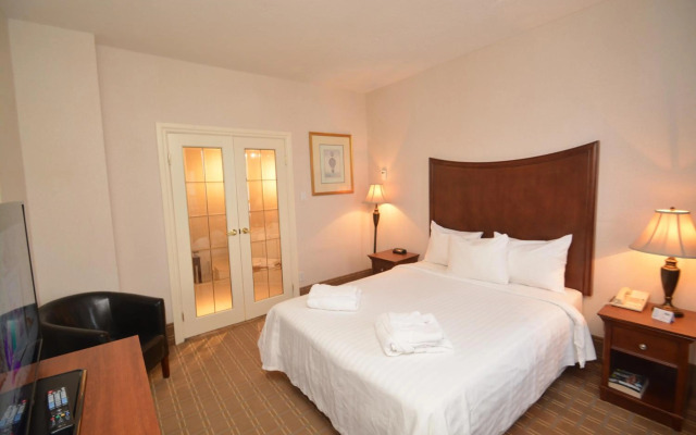 Prince Arthur Waterfront Hotel & Suites