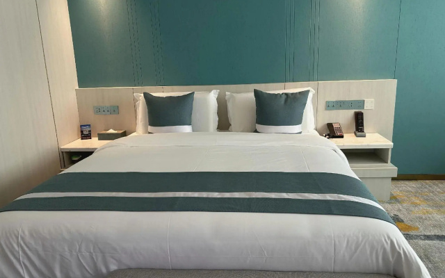 Eastern Five Continents Hotel