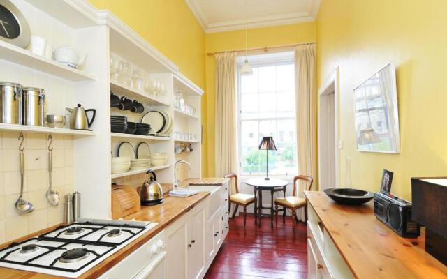 217 Charming first floor period city center apartment