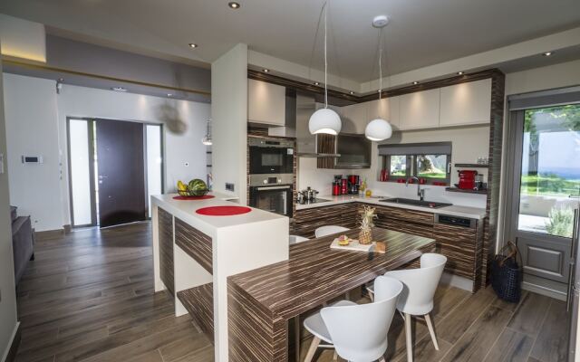 Ariadne Luxury Villa