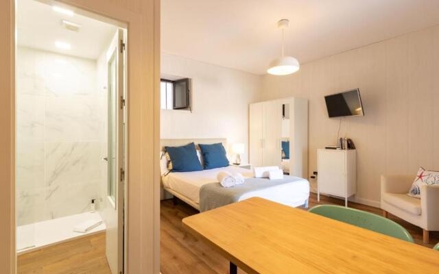 Conde Central Courtyard by Valcambre