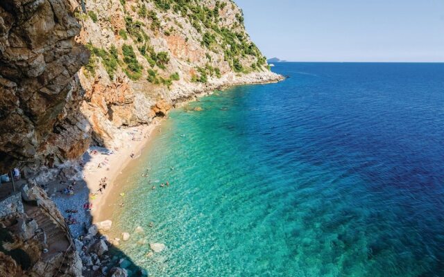 Amazing Home in Lovorno With Wifi and 4 Bedrooms