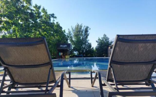 Charos Deluxe Resort & Spa