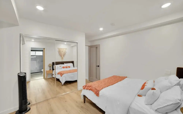 Brand-New Chic Nest In Prime Location