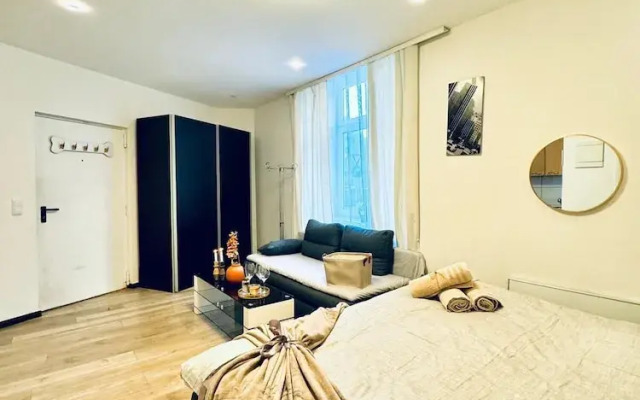 Central King Studio Downtown Area