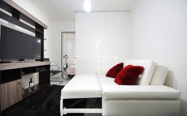 Luxury apartment with a/c next to chipichape mall