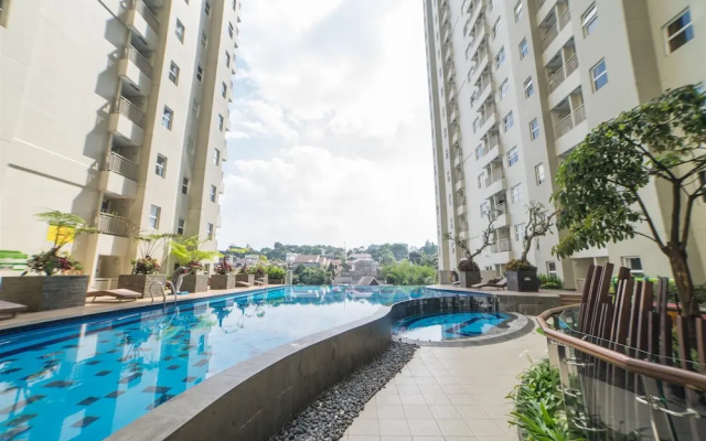 Artsy 2Br Apartment At Parahyangan Residence