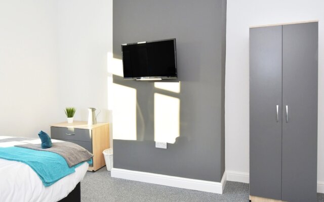 Townhouse @ 272 Walthall Street Crewe