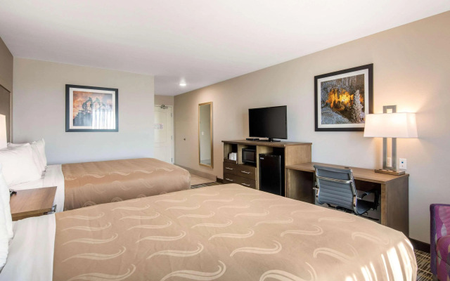 Quality Inn & Suites Carlsbad Caverns Area