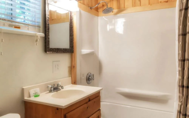 Knotty Pines Cabins