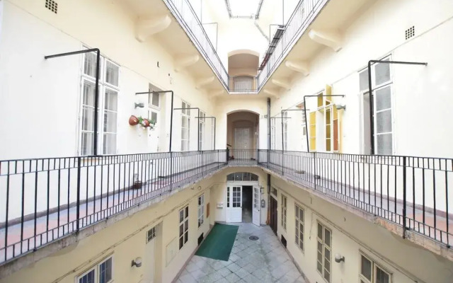 Vaci Street Apartment