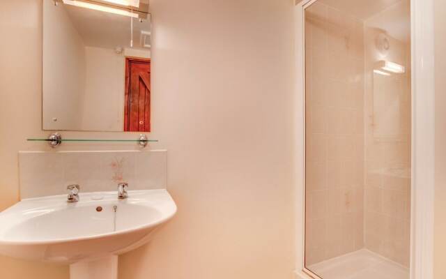 Characteristic Stone Farmhouse in Hilly Devon near Sea