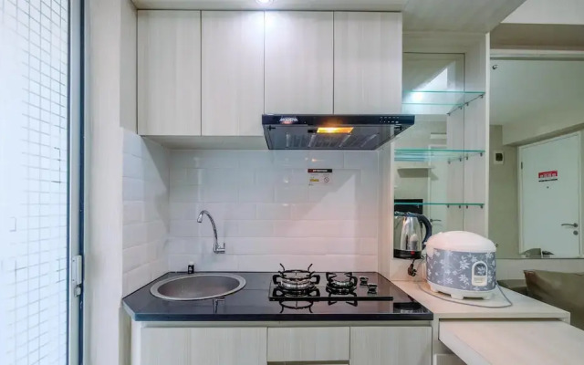 Comfy And Homey 2Br At Bassura City Apartment