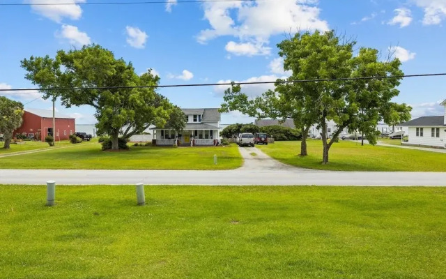 High Tider 3 Bedroom Home by RedAwning