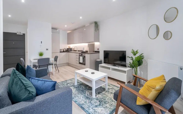 Modern 1 bed Apartment in Central Solihull