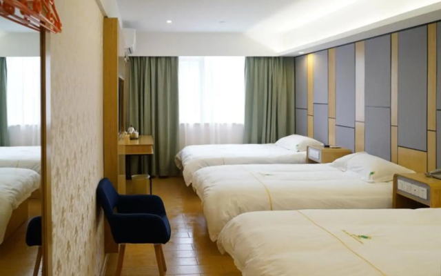 Crown Hotel Shanghai Fushi
