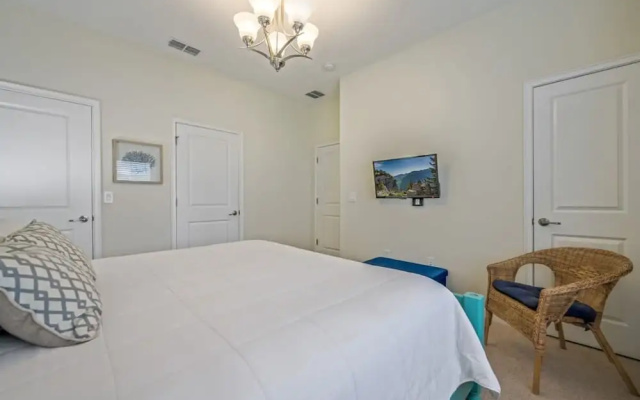 Cozy Home Near Disney Parks - Prime Location