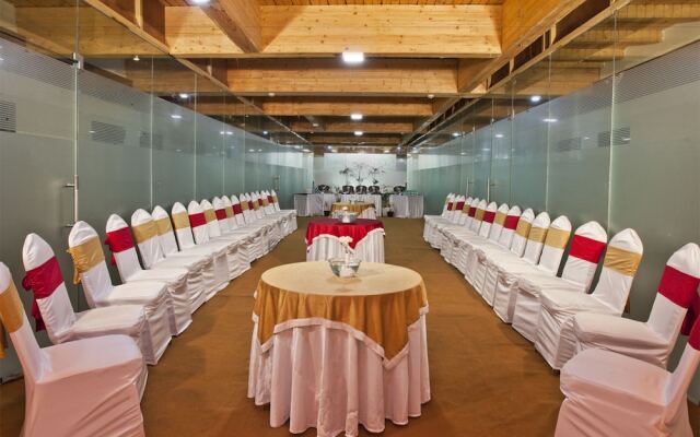 CK International  By Royal Collection