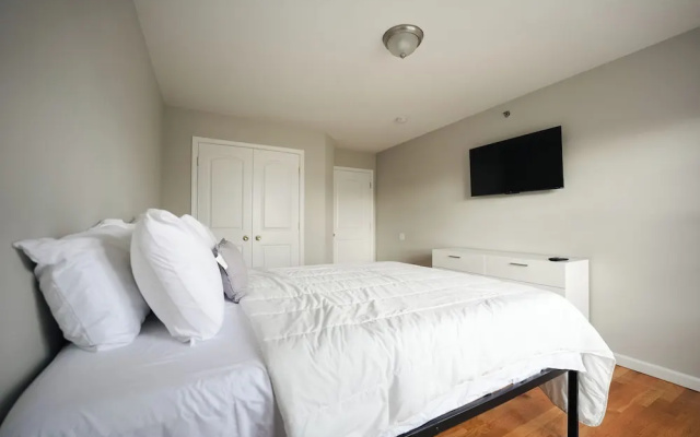 Newark Liberty Gem Brick House Apt 3