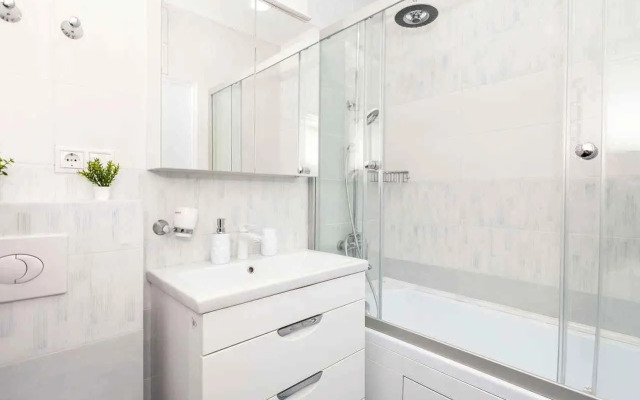 MoreRooms in LCD Fruits/133 Acacias 34/2