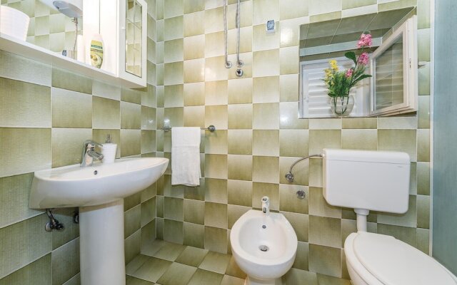 Stunning Apartment in Sibenik With Wifi and 3 Bedrooms