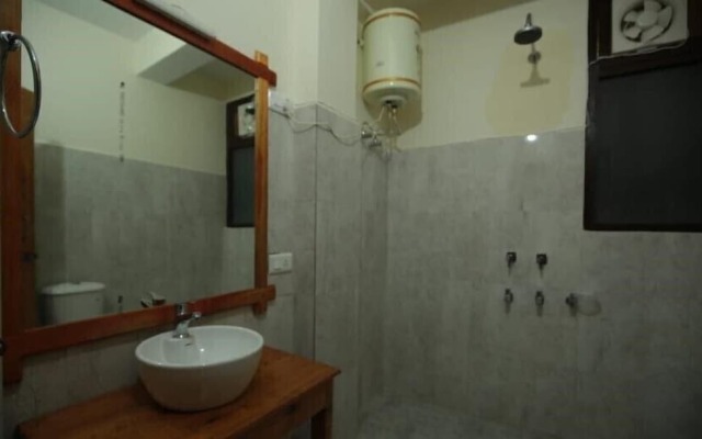 Jibhi Cottage