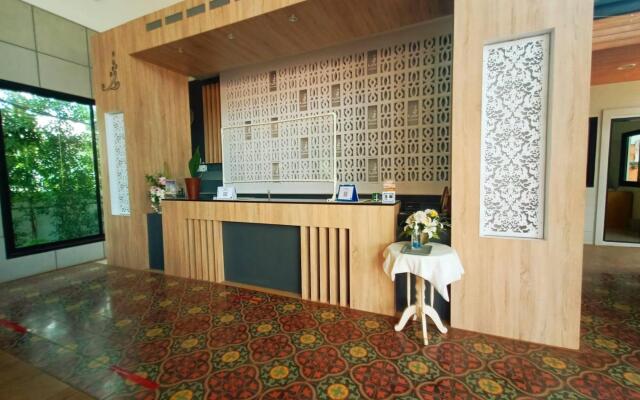 Nakhaburi Hotel & Resort
