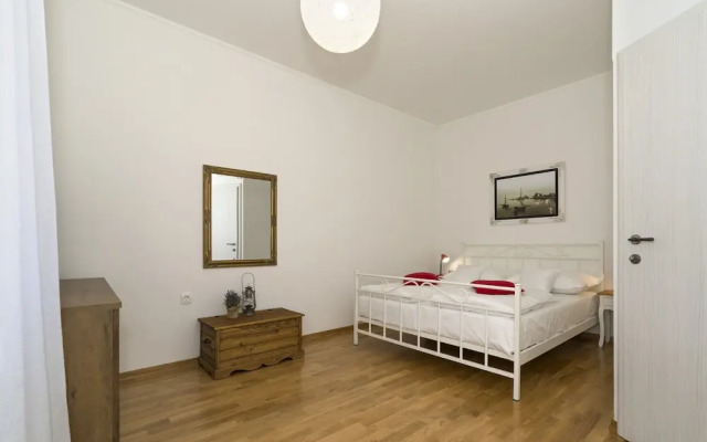 Apartment Dinka with terrace