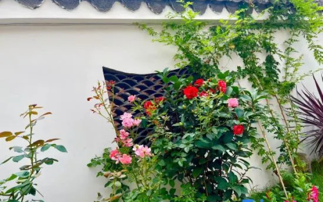 Maitreya Designer Dream Hutong Bieyuan (Huquan Ecological Park Honghe Water Town Store) – Outside – Mile