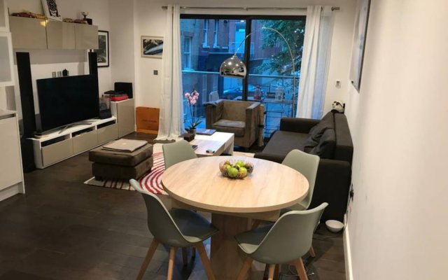 2 Bedroom Shoreditch Flat With Balcony