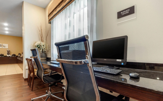 MainStay Suites Lincoln University Area