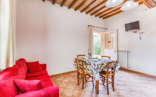 Limone Family Apt Shared Pool,volterra