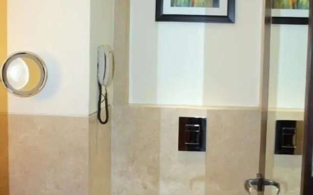 The Golden Palms Hotel & Spa Delhi