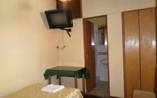 Hostal Lluvia de Oro
