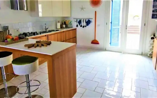 Seafront Apartment - Beach in front