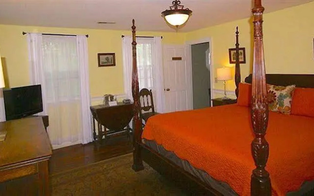 The Cannonboro Inn