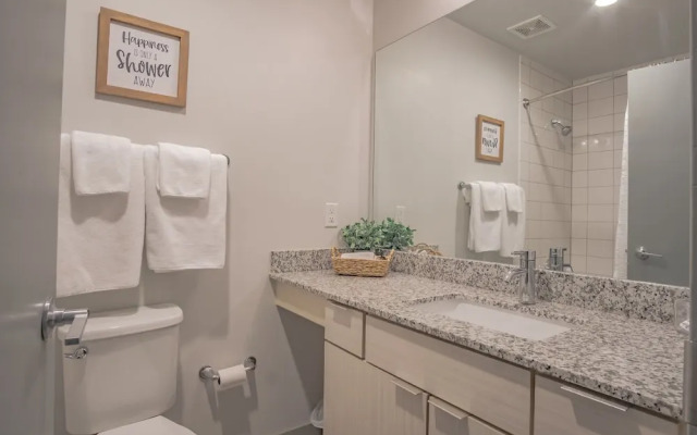 Heaven on Midtown Fully Furnished Apts