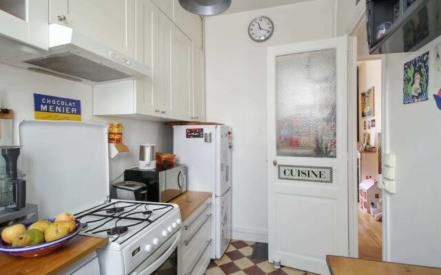 Comfortable Parisian Home 2mins From Metro Line 7