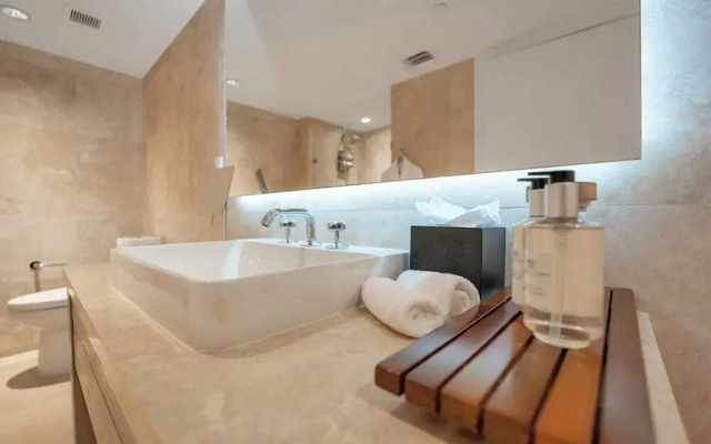 Stunning Oceanfront 1BR 1 Hotel